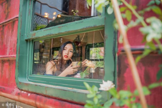 小说：被传绯闻的她，趁着家里人都在，提离婚，总裁老公：我不离