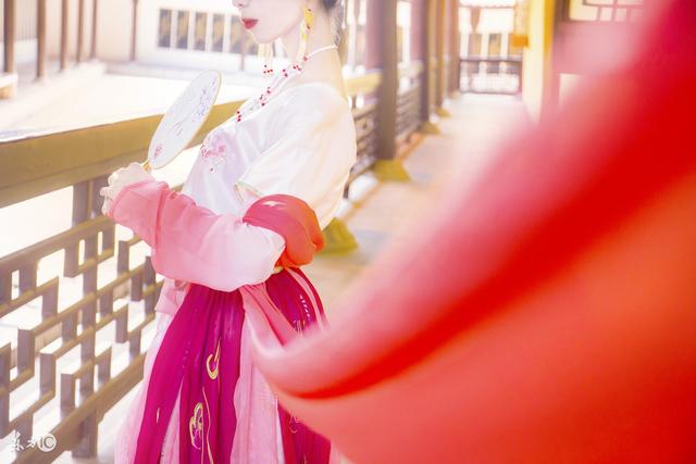 小说：她穿越到穷人家，却被大将军看上，她却一点高兴不起来