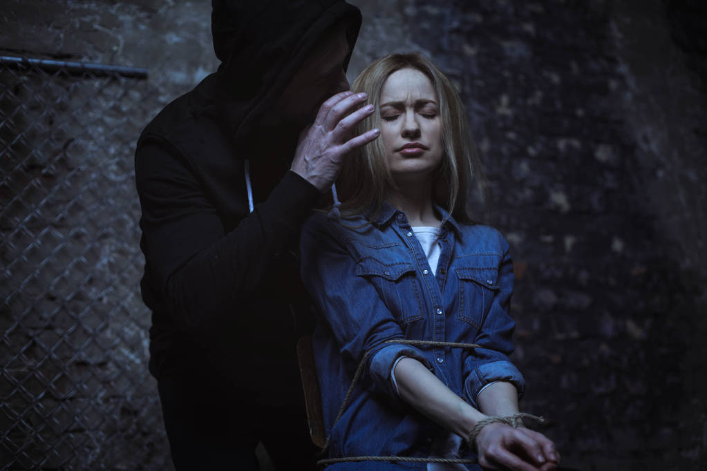 失踪女子遇害推理小说在线阅读,女子尸体失踪小说