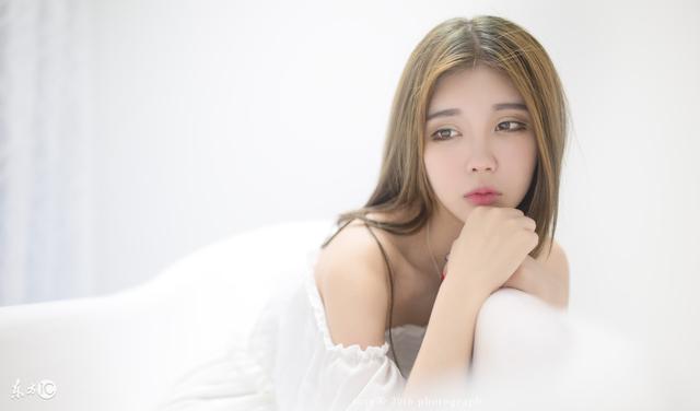 小伙去商店买东西,小伙去批发市场卖货