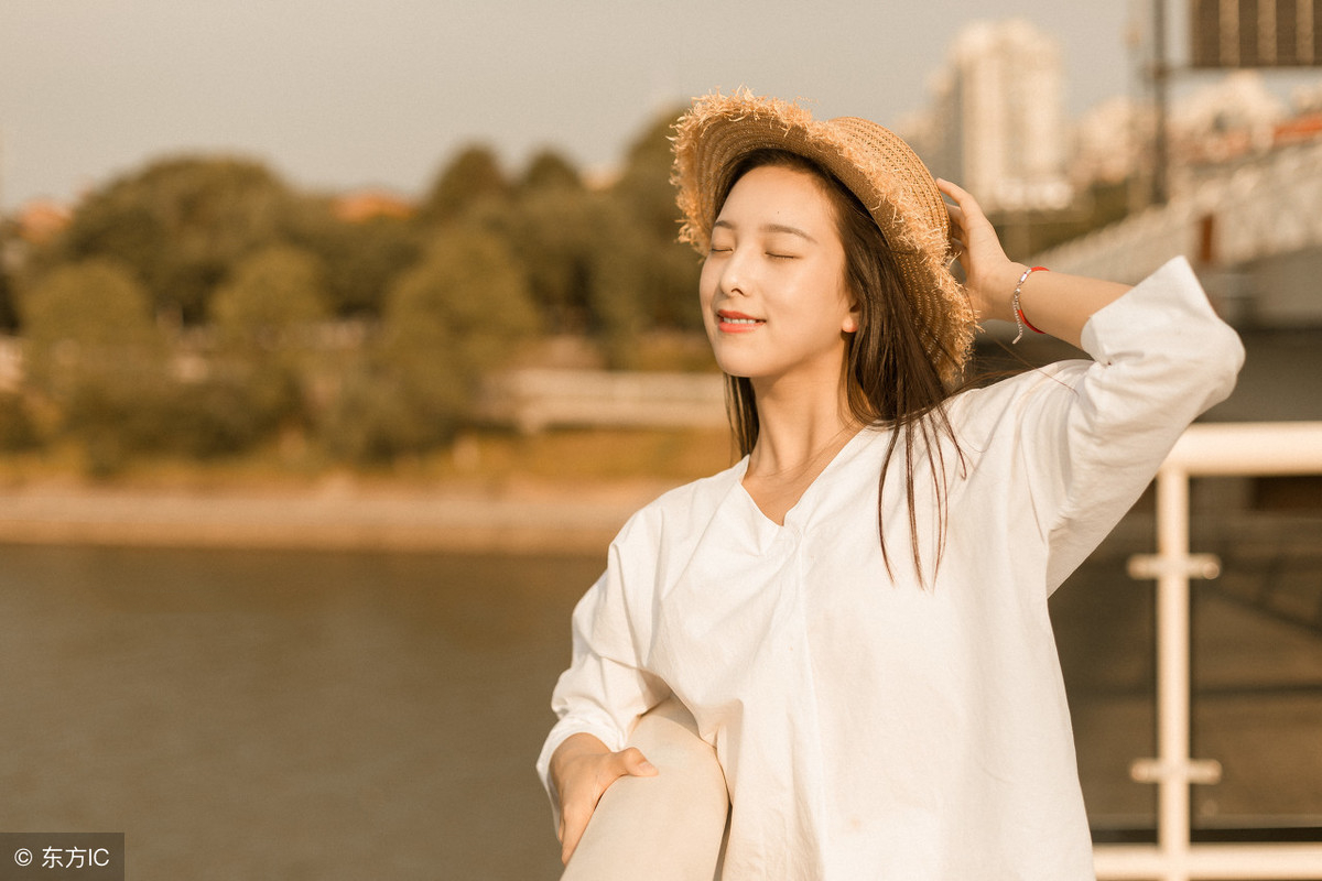 小说荒岛求生之逃出生天,小说荒岛求生开局一把刀