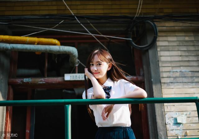 小说：养尊处优的男朋友，帮奶奶喂鸡喂鸭，笑死我了！