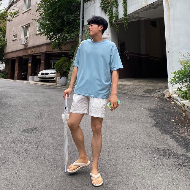 40岁的男人夏天穿什么颜色的t恤,夏季老男人穿什么颜色t恤好