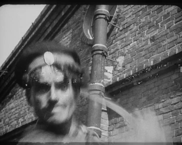 电影蒙太奇是一种什么手法,简述电影蒙太奇的艺术技巧