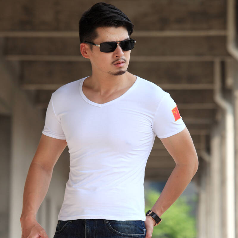 40岁的男人夏天穿什么颜色的t恤,夏季老男人穿什么颜色t恤好