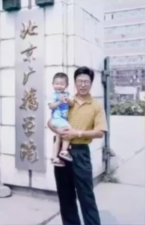 央视白岩松近况如何,白岩松与妻子现在状况