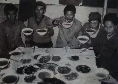 鲁豫采访中原酒神张政完整视频,酒神张政现在在做什么工作