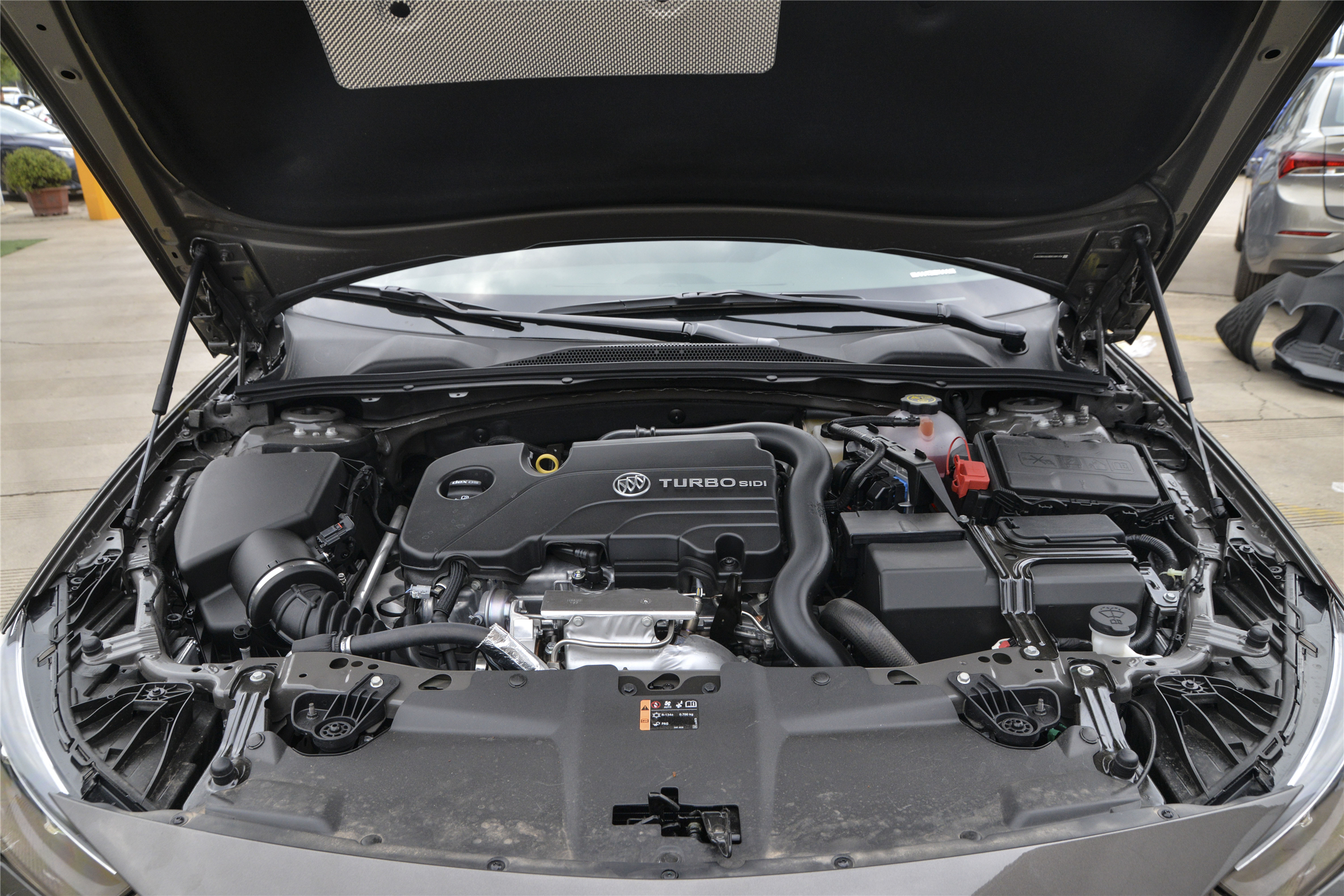 君威1.6t碳罐电磁阀在哪个位置,2012款君威的碳罐电磁阀在哪