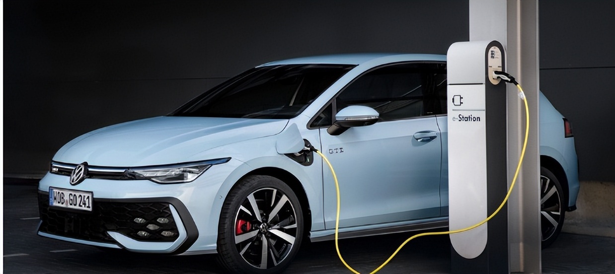 高尔夫gti纯电续航,大众第八代高尔夫gte上市