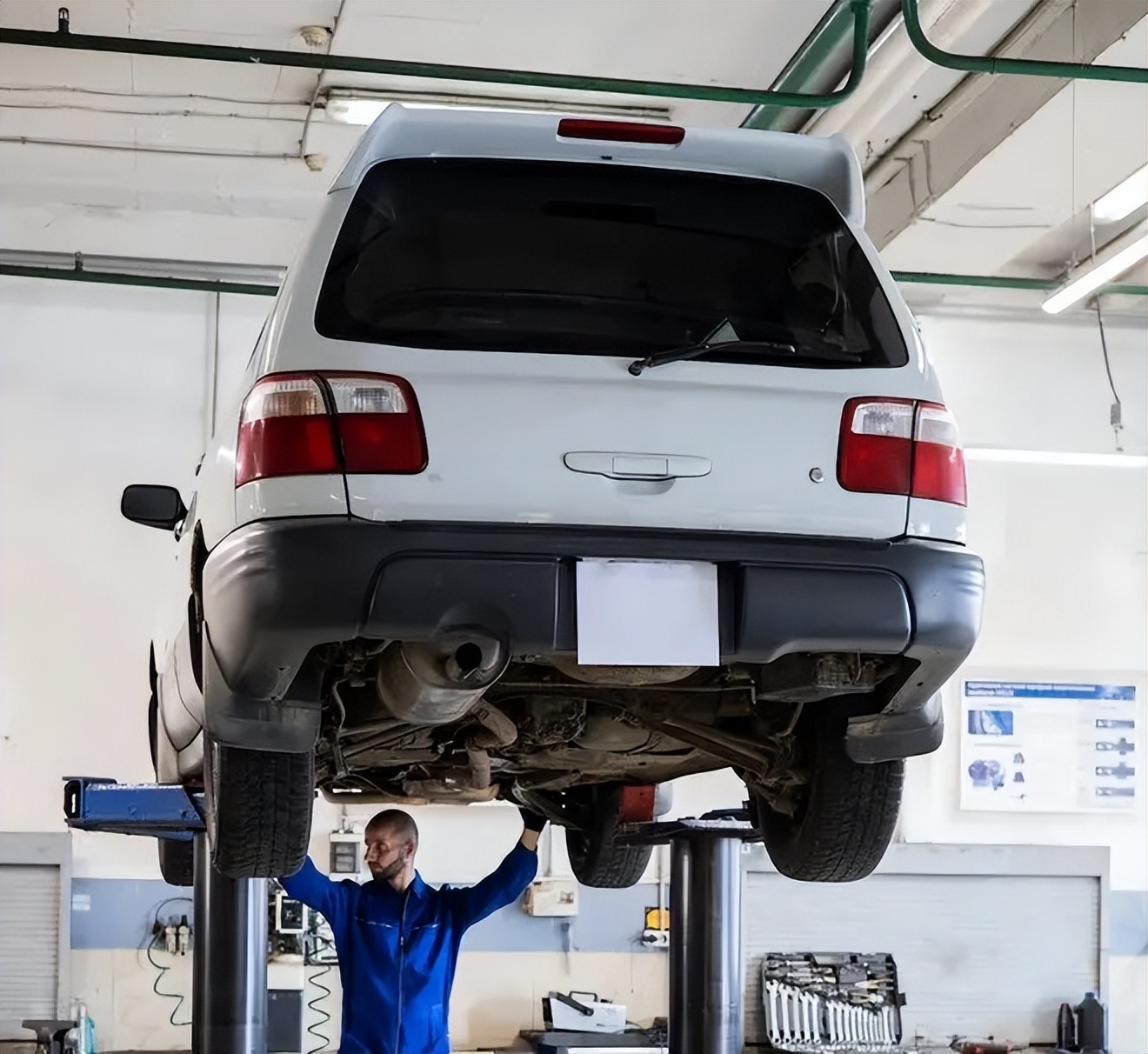 二手车15年强制报废怎么那么便宜,汽车能开多少年就强制报废