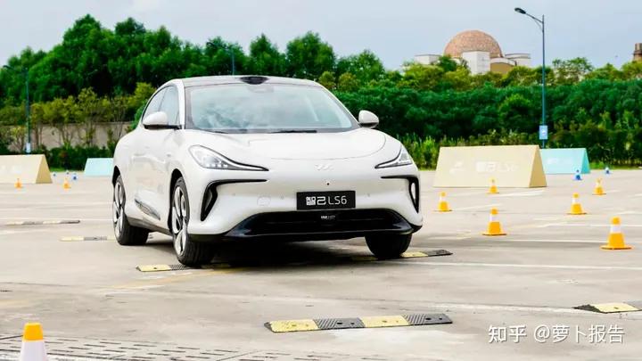智己ls6跟modely能耗对比,智己ls7和ls6对比哪个动力大