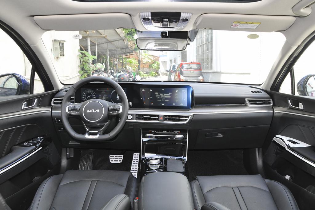 起亚k5混合动力版试驾视频,全新起亚k5的盛世美颜你get到了吗