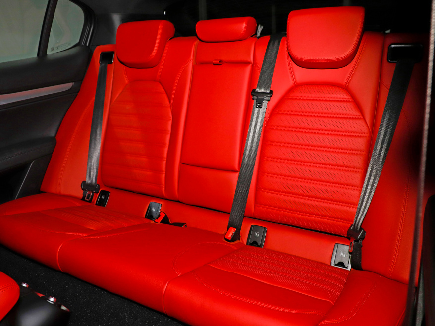 阿尔法罗密欧stelvio多少钱2017款,全新款阿尔法罗密欧stelvio