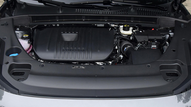 领克03的离地间隙与思域相比,领克03和思域哪个更值得入手