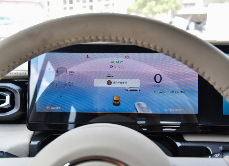 宝骏和吉姆尼对比,新宝骏越野车吉姆尼