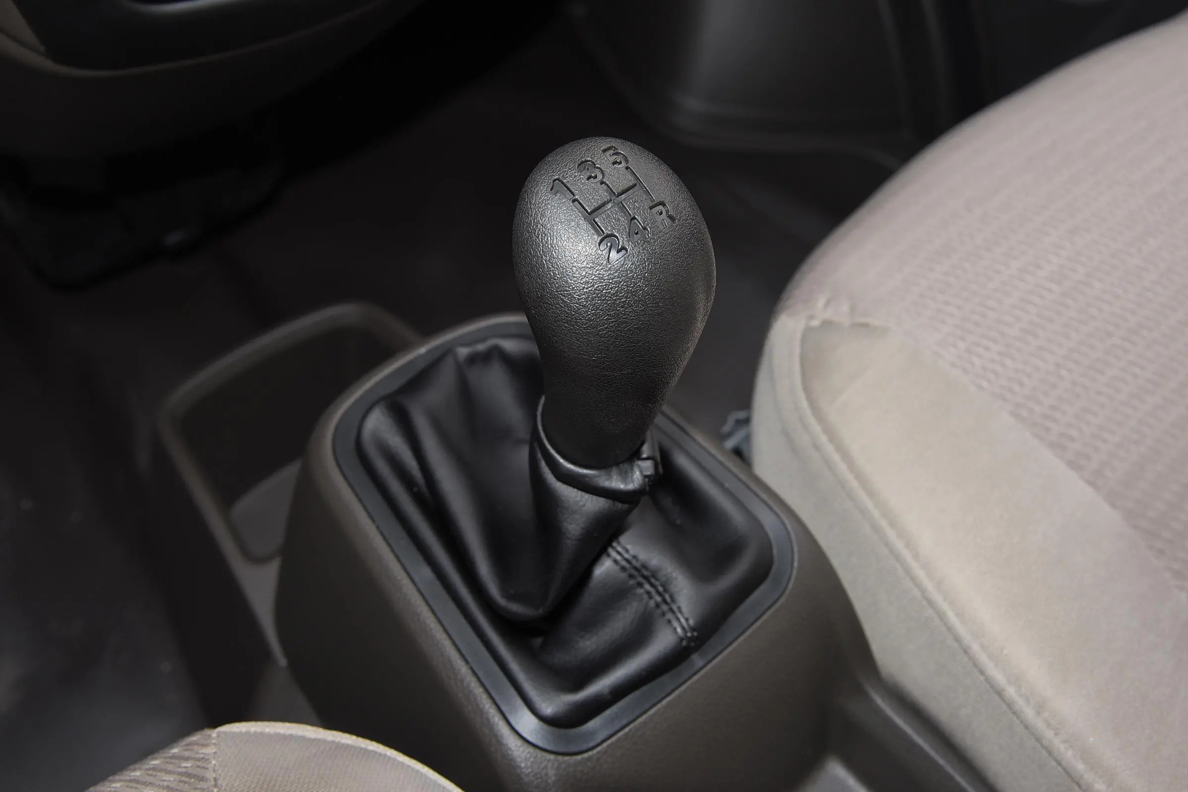 五菱七座微面汽车,五菱七座各个车型优缺点