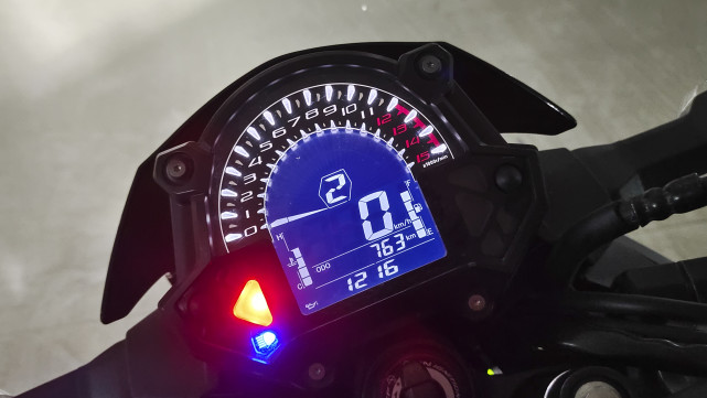 9000公里的19款川崎z400值得买吗,操控简单的川崎摩托车