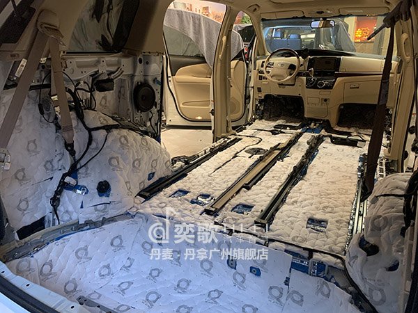 汽车音响改装汽车隔音降噪丰田,丰田大霸王改装隔音江门市