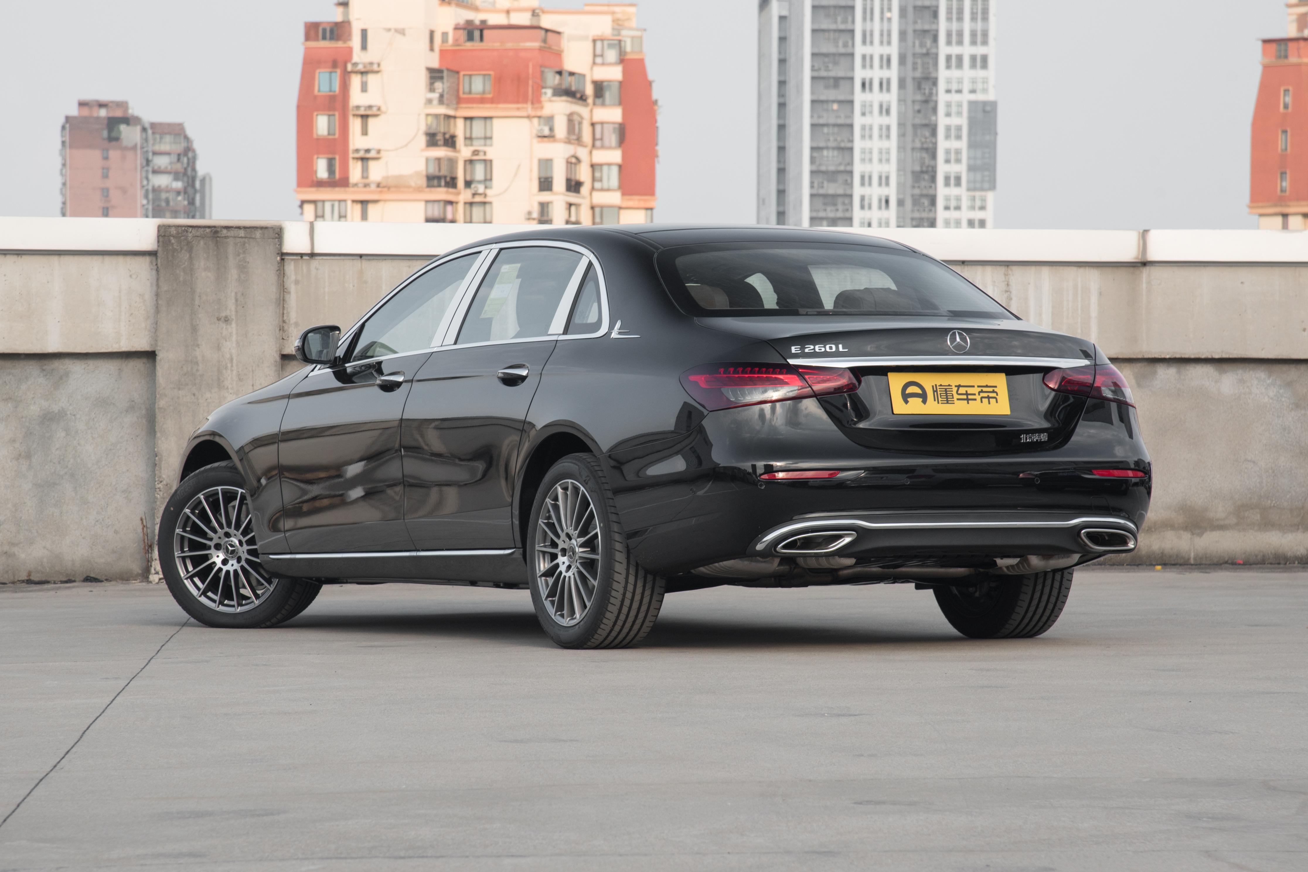 e200l奔驰老款,18款奔驰e200l街拍