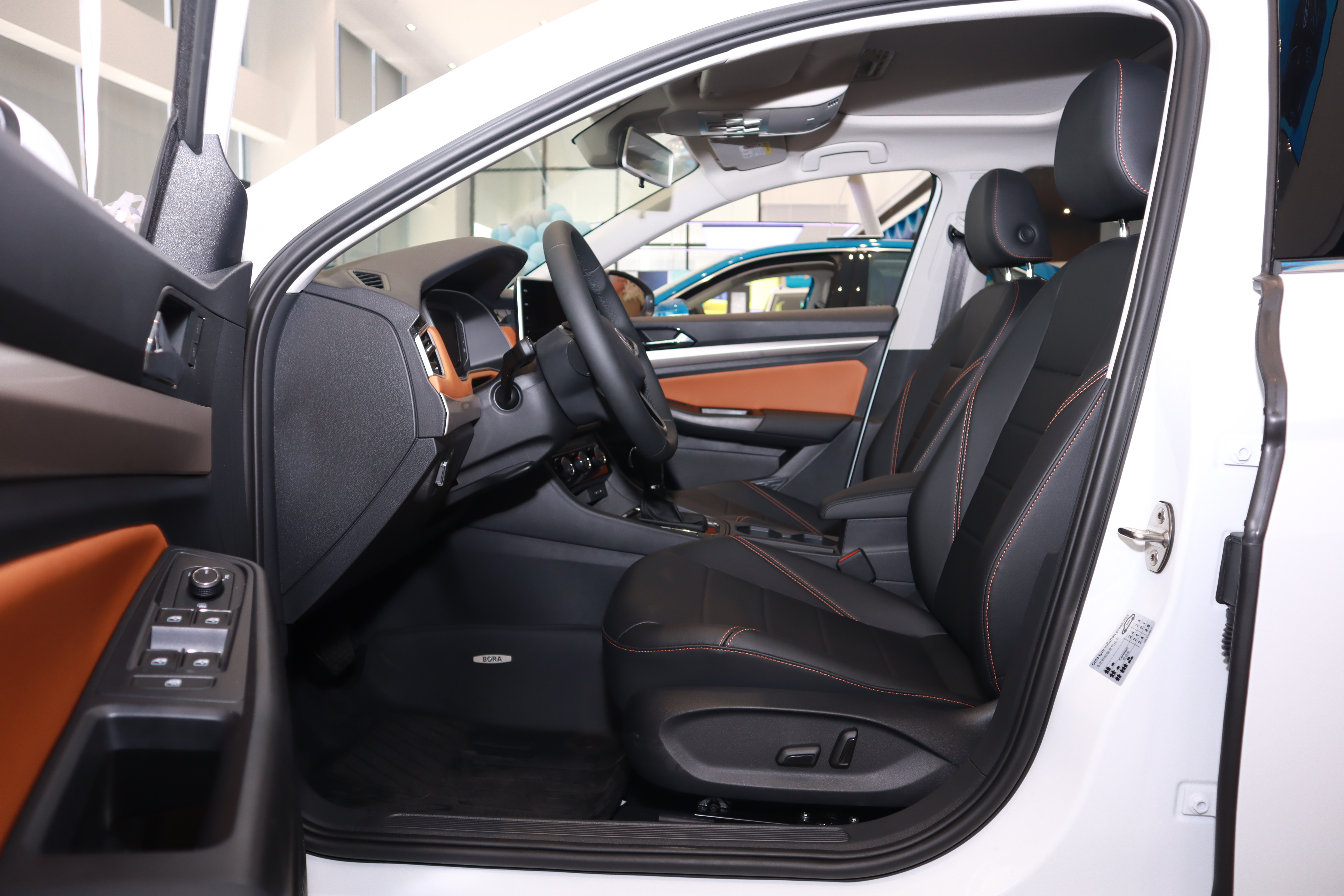 23款宝来对比迈腾,全新一代迈腾和全新一代宝来