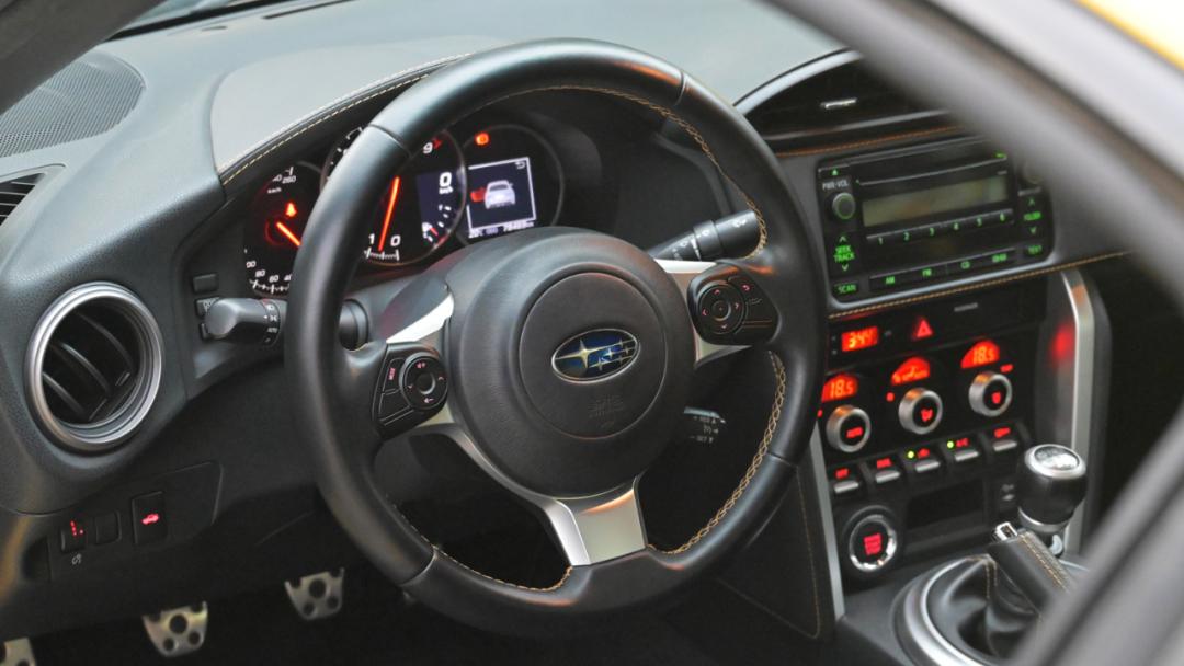 二手别克君威gs值得购买吗,黑色12款别克君威gs