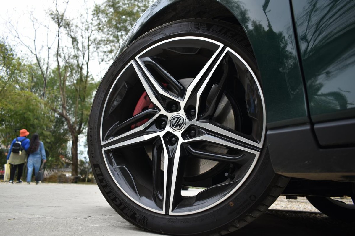 鍚嶇埖mg7濂崇敓璇曢┚瑙嗛 (鑳栧摜璇曢┚鍚嶇埖mg7瑙嗛)