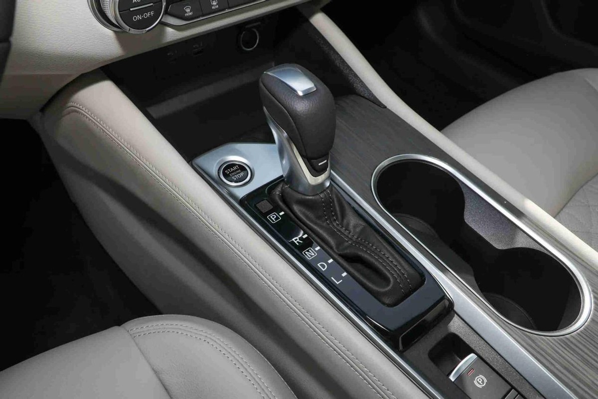 11款天籁2.0自吸跑长途真实感受,2.0t天籁有推背感吗