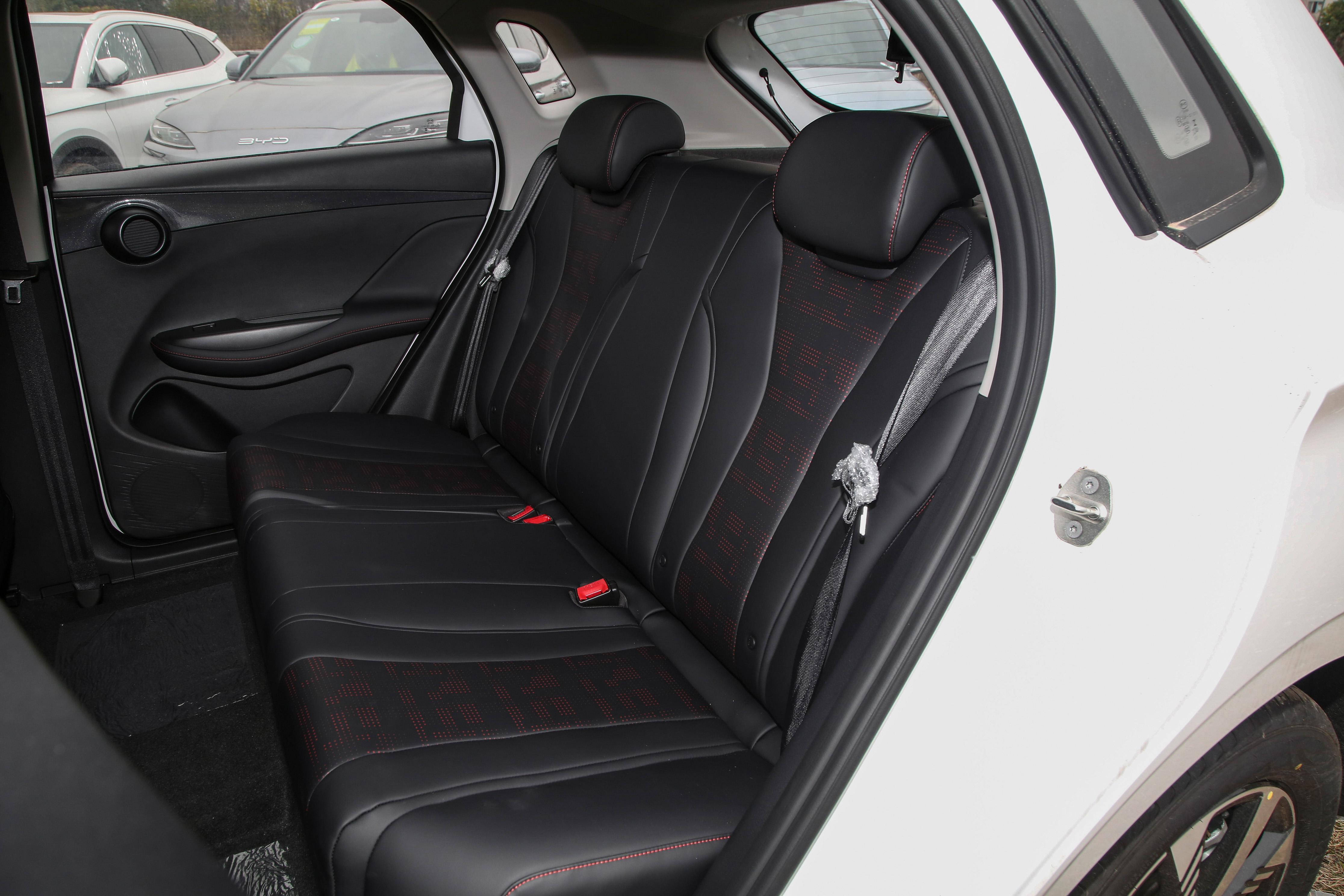 售价8.98-11.98万元比亚迪e2上市,比亚迪元7.98万续航多少