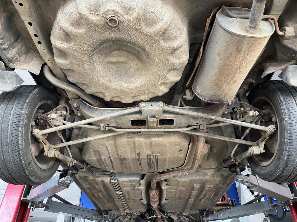 马自达海马福美来323车厢内的讲解,海南马自达福美来323参数