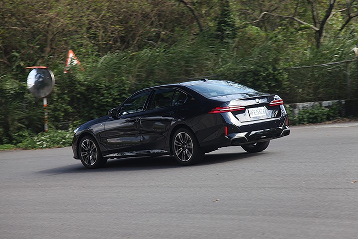 宝马520长轴和短轴的区别,宝马520长轴和短轴的尺寸区别