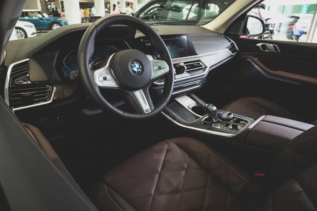 全新bmwx5瞩目登场,宝马x5探店