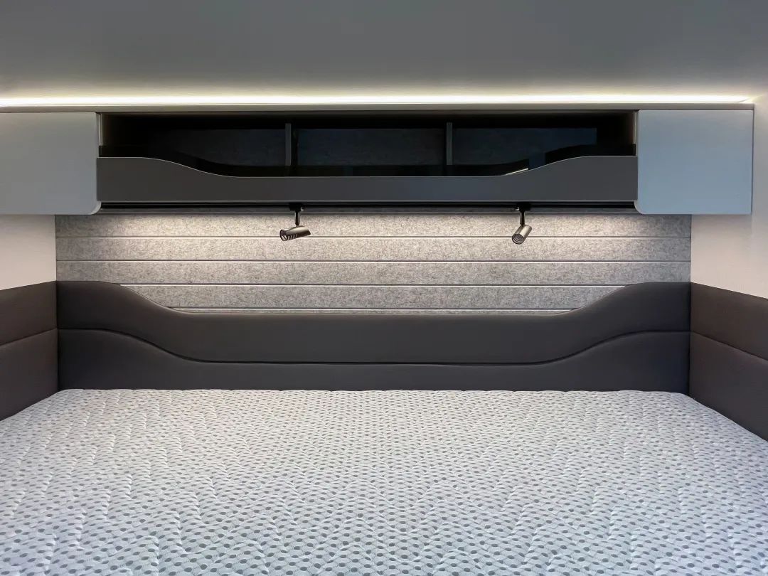 新星房车依途t600八周年纪念版,新星依途t600房车上京牌