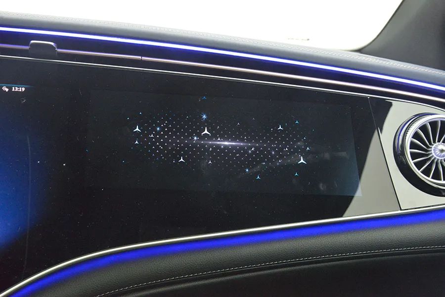 奔驰eqesuv30万落地,奔驰全新EQE纯电SUV上市