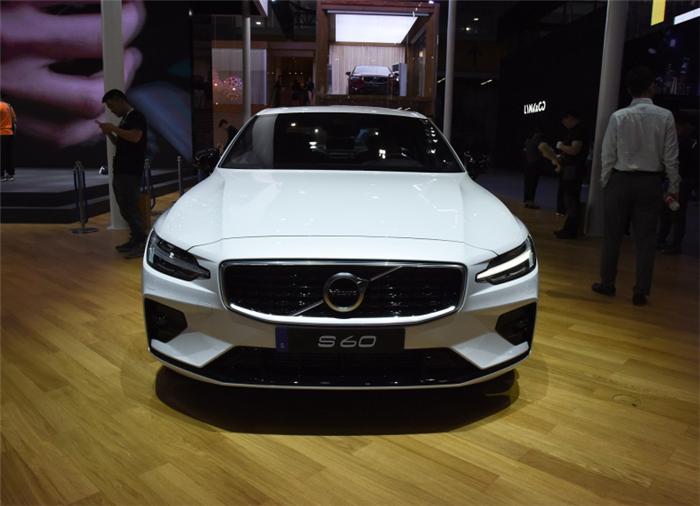 宝马3系和沃尔沃s60哪个值得买,宝马3系奥迪a4沃尔沃s60