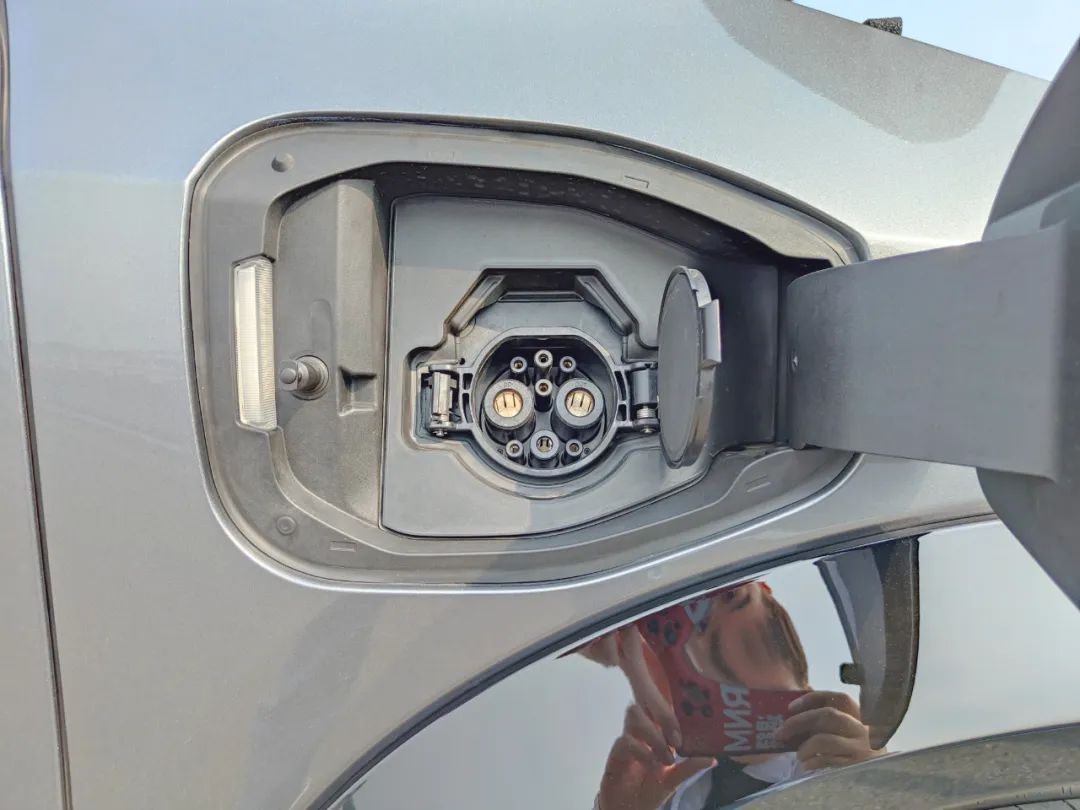 日产纯电suvariya全球首秀,东风日产ariya空间