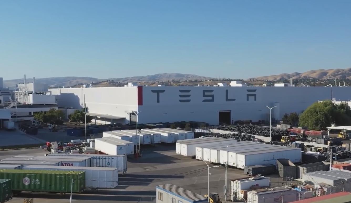 特斯拉roadster马斯克试驾,马斯克公开roadster