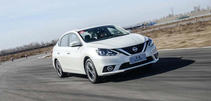 卡罗拉2021款1.2t精英和轩逸悦享,高个子选择卡罗拉好还是轩逸好