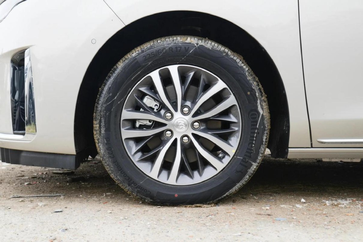 别克gl8最高配新款,别克新款gl8最高配