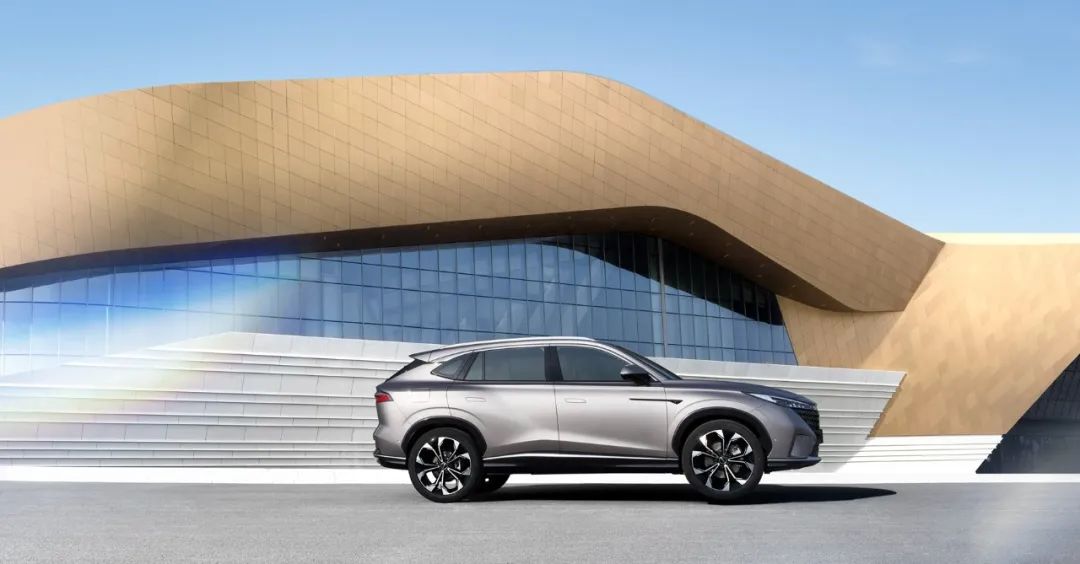 20款荣威rx5plus搭载什么发动机,荣威rx51.5t和2.0t有多大区别