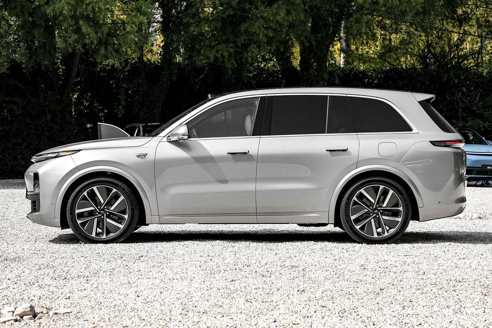 理想l8能不能加装仪表显示,理想l8抬头显示夜晚效果