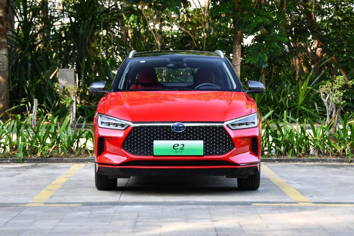 比亚迪e22023款纯电出行版测评,比亚迪e22020款和2021款的区别