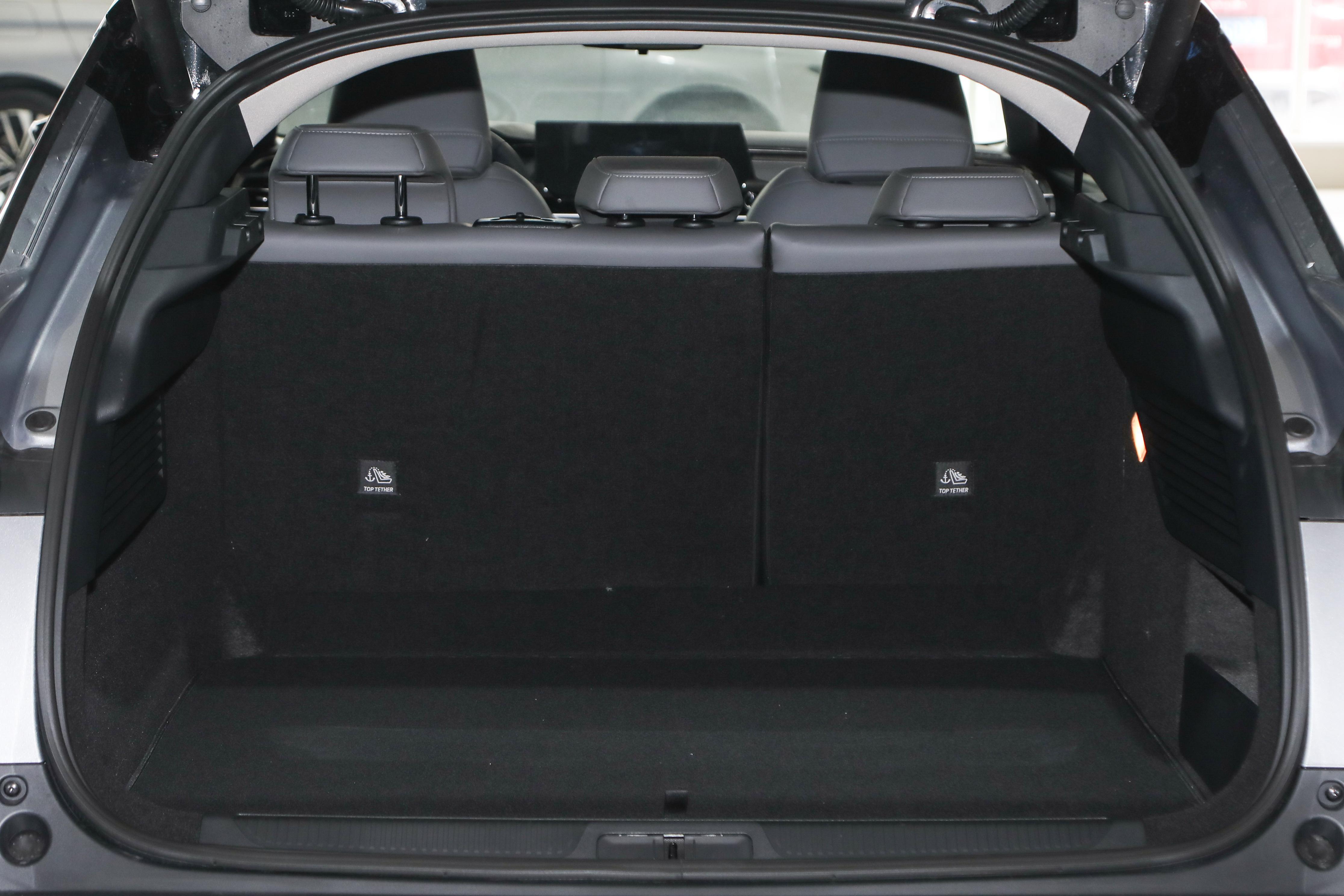 凡尔赛c5x2024值不值得买呀,雪铁龙凡尔赛c5x2024款顶配