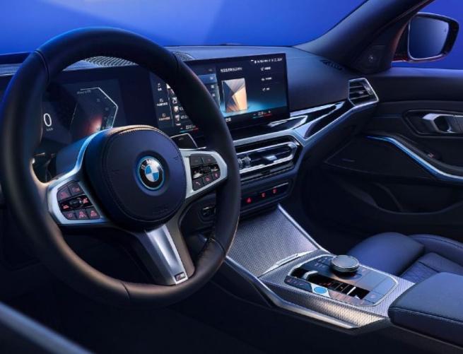 宝马终于“掀桌了”！从35.39万一口气降至19万，还要啥小米SU7？