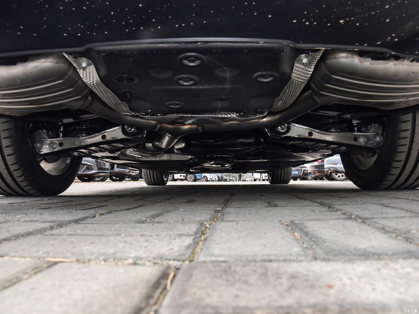 年轻人首选的豪华座驾一汽奥迪a4l,奥迪a4l豪华动感星夜版值得买吗