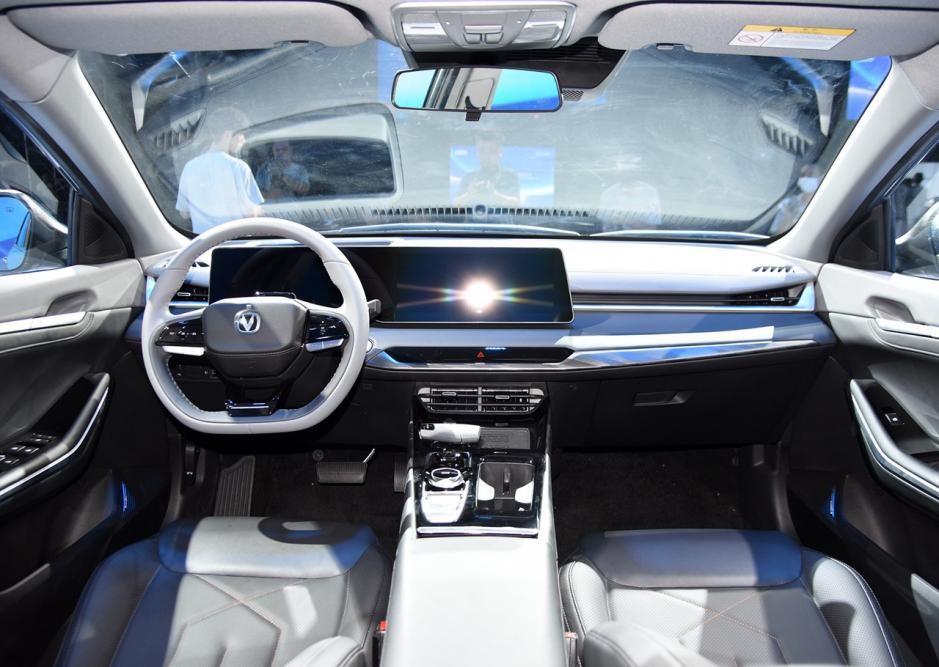 长安锐程plus旗舰型怎么样,售价9.99万起长安锐程plus