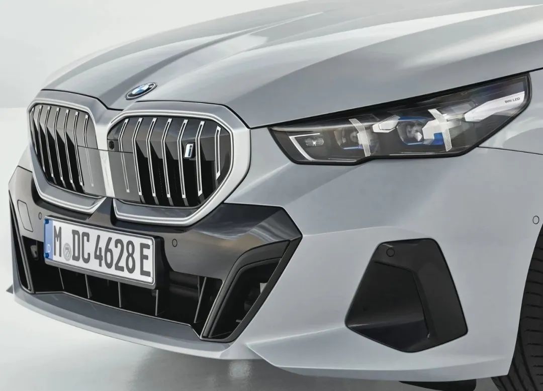 全新一代宝马5系20万左右,开贵的车会让人自信吗宝马5系