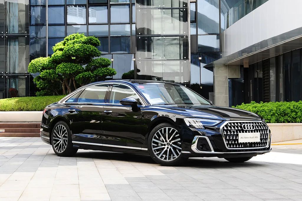 全新奥迪A8L表现惊艳,全新奥迪a8l霸气视频