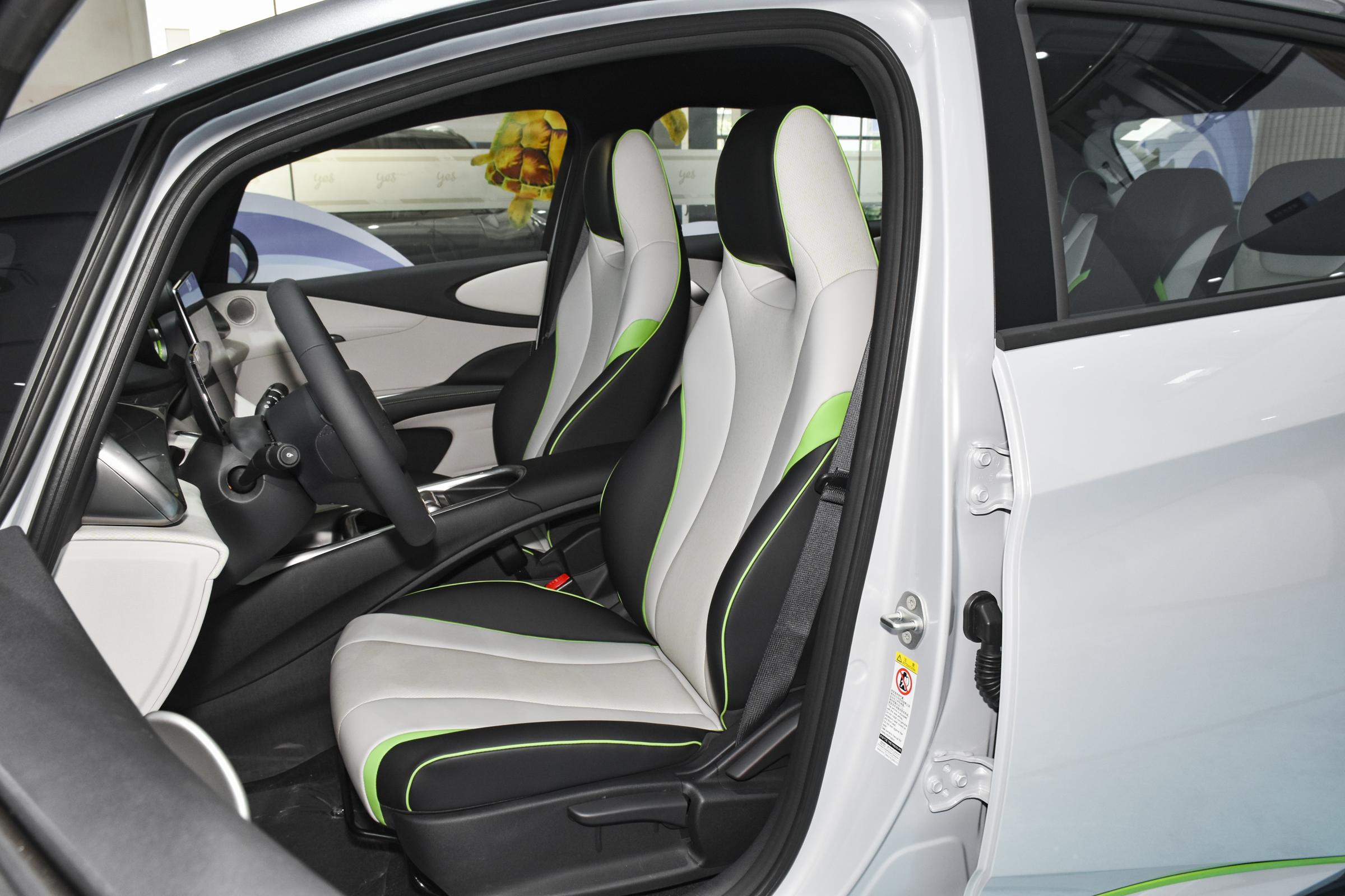 广汽埃安aiony和比亚迪海豚,比亚迪海豚性价比