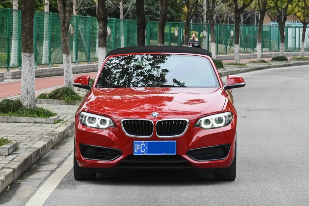 十多万二手宝马2系敞篷,15年宝马2系220i敞篷