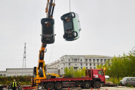 qq冰淇淋和宏光miniev对比懂车帝,宏光mini和qq冰淇淋哪款值得入手